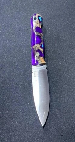 Bark River Bushcraft Scout Knife MagnaCut Purple Cholla Cactus With Turquoise Handles Sea Blue Liners Mosaic Pins (USA) -Helle Shop bark river knives bark river bushcraft scout knife magnacut purple cholla cactus with turquoise handles sea blue liners mosaic pins usa 41989657067732