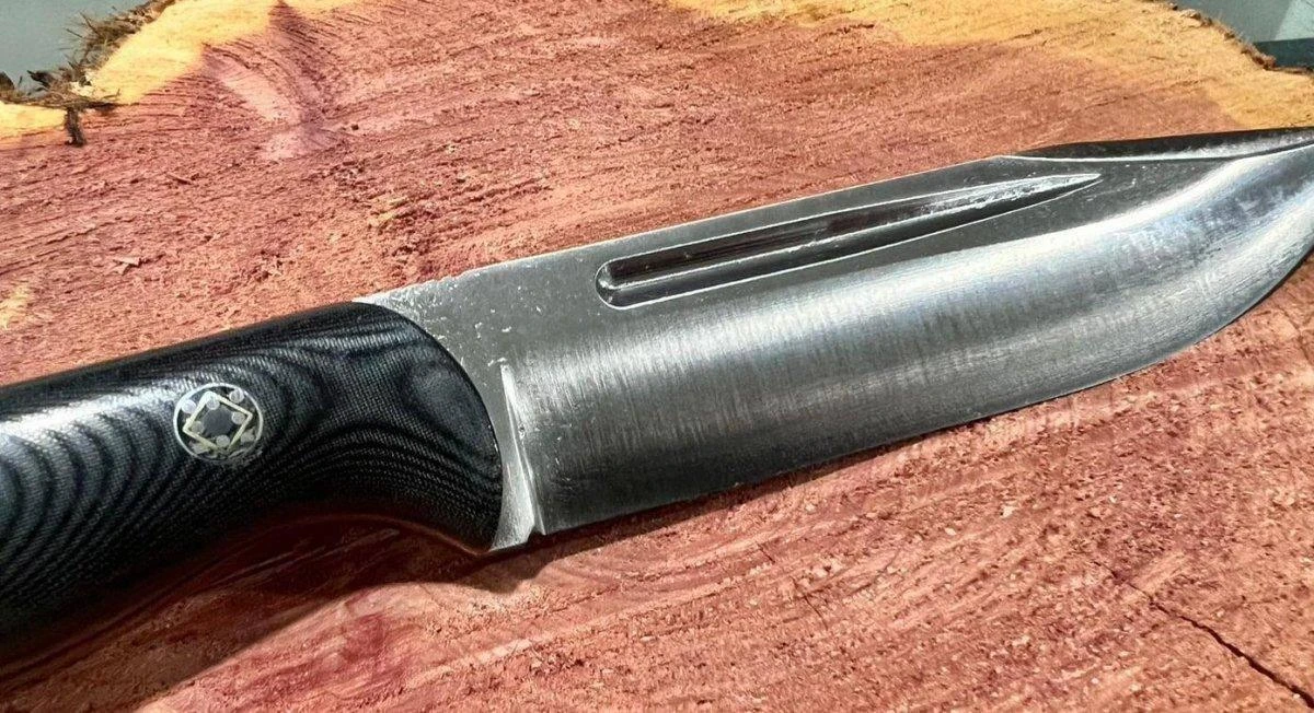 Bark River Cub 3V Black Linen Micarta Knife Red Liners Mosaic Pins (USA) 4 Bark River Cub 3V Black Linen Micarta Knife Red Liners Mosaic Pins (USA) - Image 4