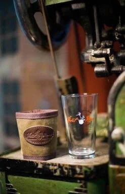 Frost River Logo Pint Glass (USA) -Helle Shop frost river trading frost river logo pint glass usa 39393504133332