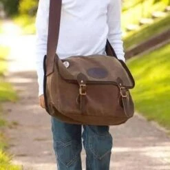 Frost River Premium Carrier Brief Messenger Bag (USA) -Helle Shop frost river trading frost river premium carrier brief messenger bag usa 41986371158228