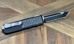 Guardian Tactical RECON-035 92221 Auto Knife Two Tone Tanto Carbon Fiber -Helle Shop guardian tactical guardian tactical recon 035 92221 auto knife two tone tanto carbon fiber 39393529888980