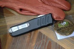 Guardian Tactical RECON-035 93231 Two Tone Black DE Plain Auto Knife 3.3" -Helle Shop guardian tactical guardian tactical recon 035 93231 two tone black de plain auto knife 3 3 39393527726292