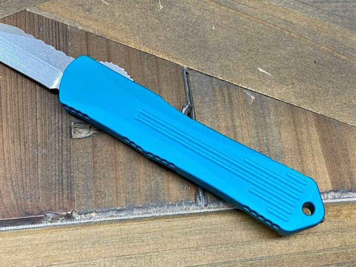 Heretic Knives Manticore S Bowie Turquoise Handle Stonewash Blade H022B-2A-TQ 4 Heretic Knives Manticore S Bowie Turquoise Handle Stonewash Blade H022B-2A-TQ - Image 4