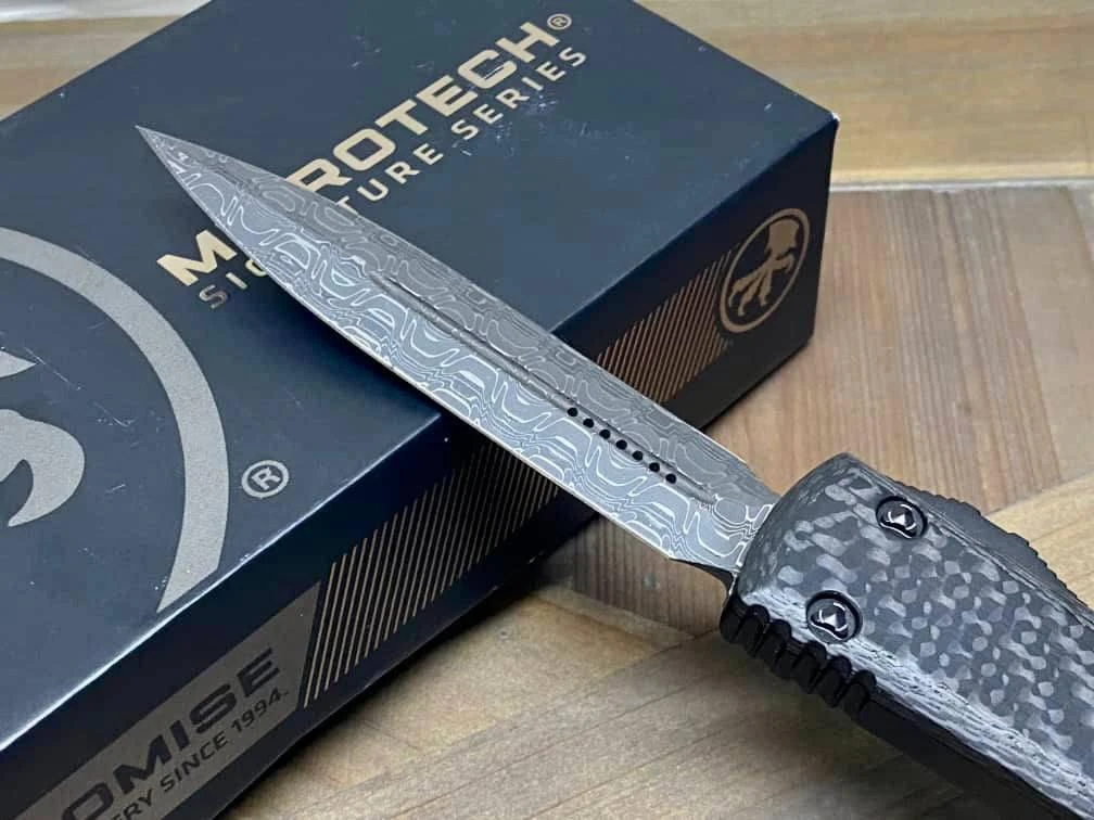 Microtech 122-16 CFS Ultratech Signature Auto OTF 3.46" Damascus D/E Carbon Fiber 1 Microtech 122-16 CFS Ultratech Signature Auto OTF 3.46" Damascus D/E Carbon Fiber
