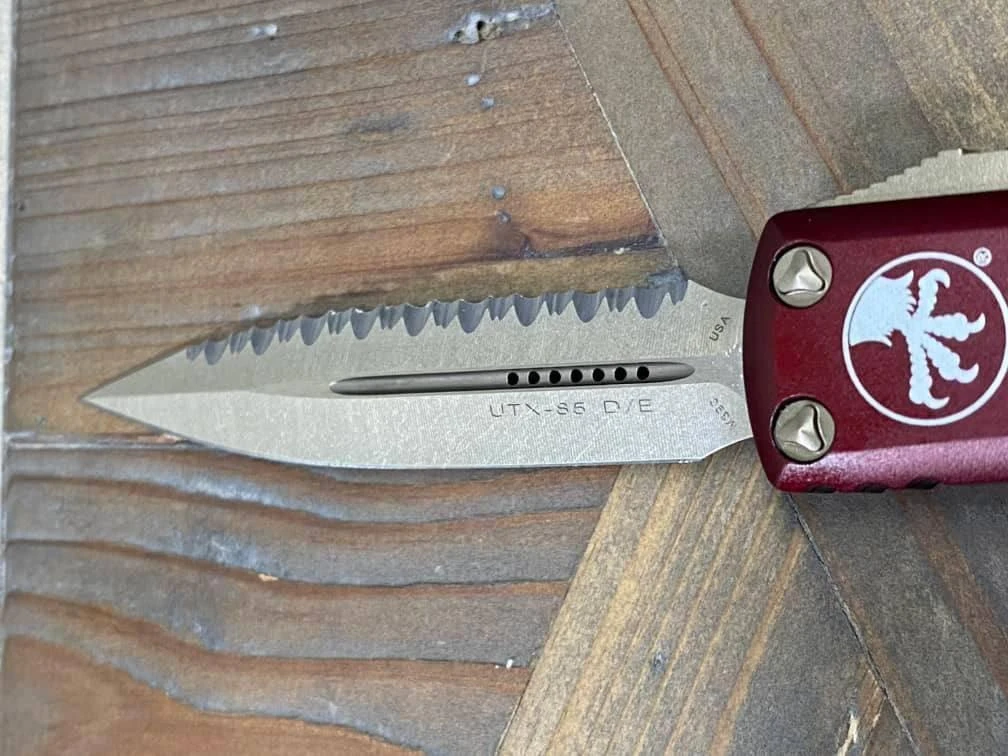 Microtech 232-15 MR UTX-85 D/E Bronze Merlot Full Serrated Blade (USA) 4 Microtech 232-15 MR UTX-85 D/E Bronze Merlot Full Serrated Blade (USA) - Image 4