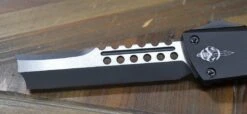 Microtech Combat Troodon 219RS-1TS Smooth Hellhound Razor Black W/ Ringed Hardware -Helle Shop microtech microtech combat troodon 219rs 1ts smooth hellhound razor black w ringed hardware 39393622950100