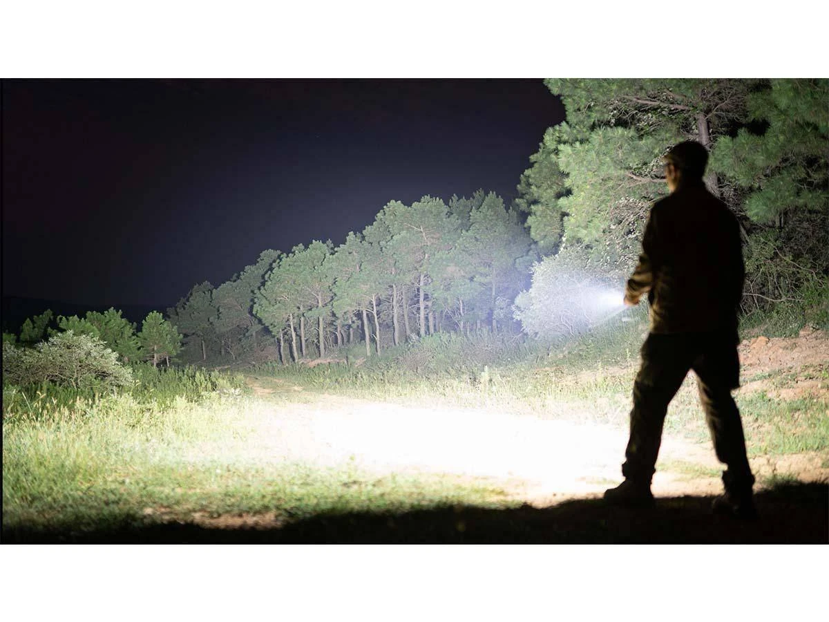 Olight Seeker 3 Pro Rechargeable LED 4200 Lumen Flashlight 7 Olight Seeker 3 Pro Rechargeable LED 4200 Lumen Flashlight - Image 7