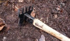 Rogue 70HRH Rake/Hoe Fire Tool With 40" Hickory Handle (USA) -Helle Shop rogue hoe distributing rogue 70hrh rake hoe fire tool with 40 hickory handle usa 39393730363604